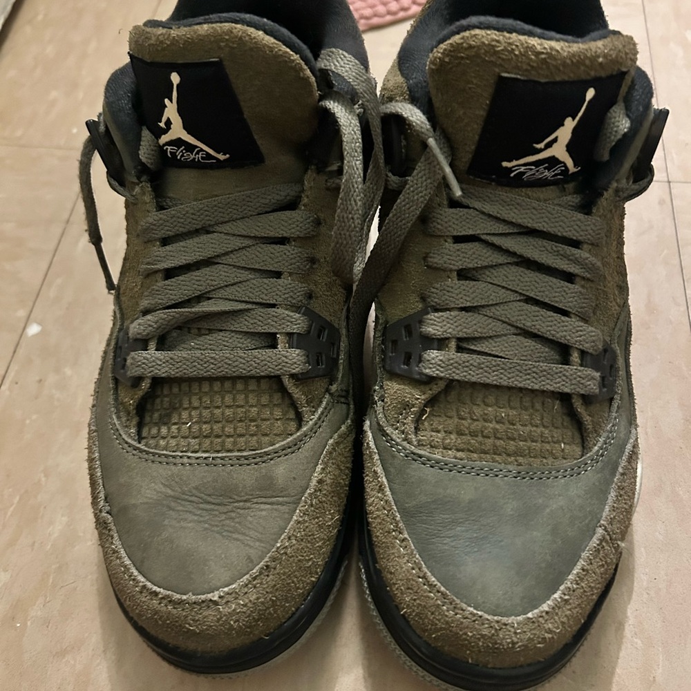 Jordan Men's army green sneakers